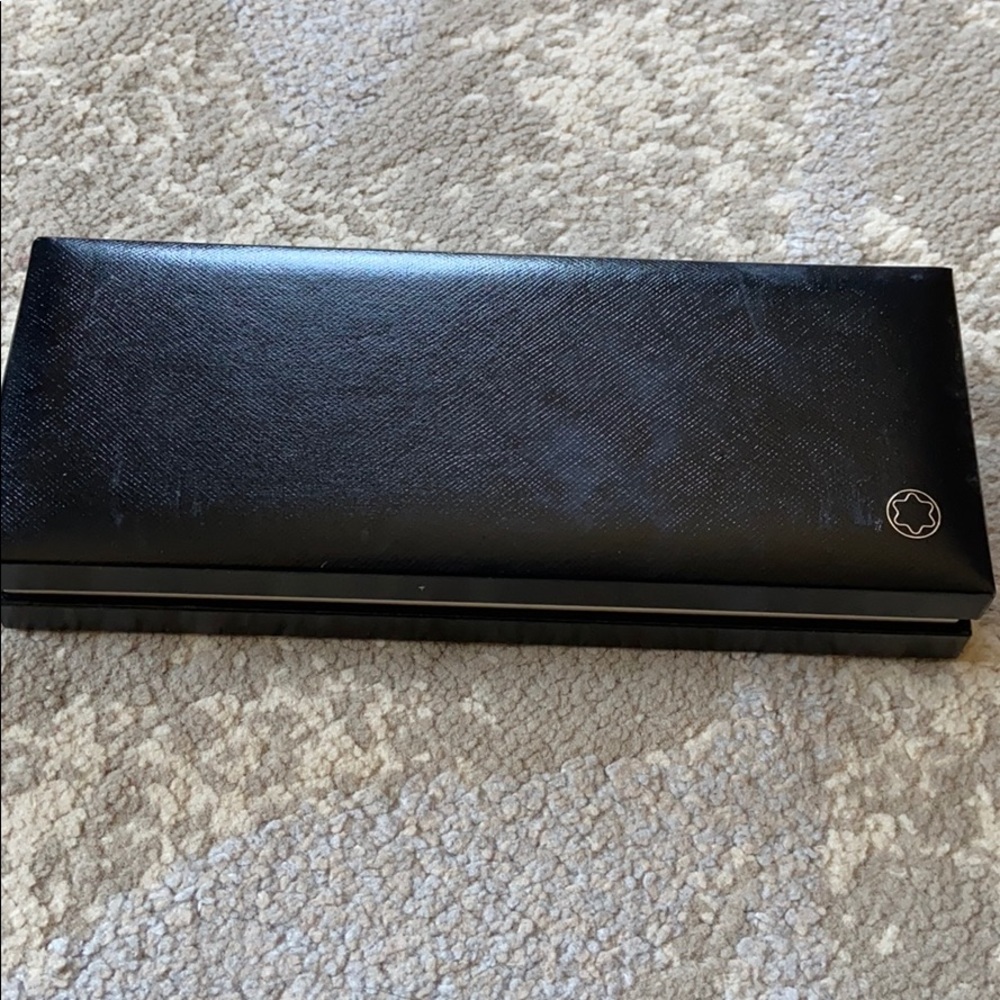 Platinum fountain pen by Mont Blanc